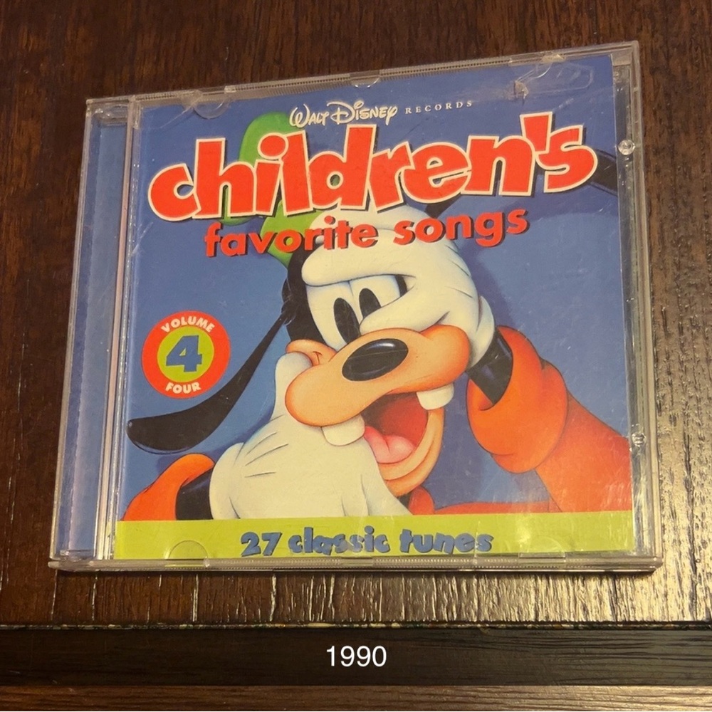1990 Disney Children's Favorite Songs CD - Blue and Red